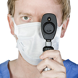 cataract surgeon