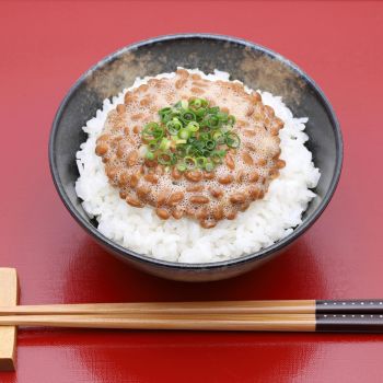 Natto on rice contains Nattokinase